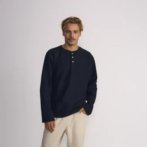 Polera Masculina Manga Larga Con Cuello Y Boton Color Solido Con Terry Frontal Negro