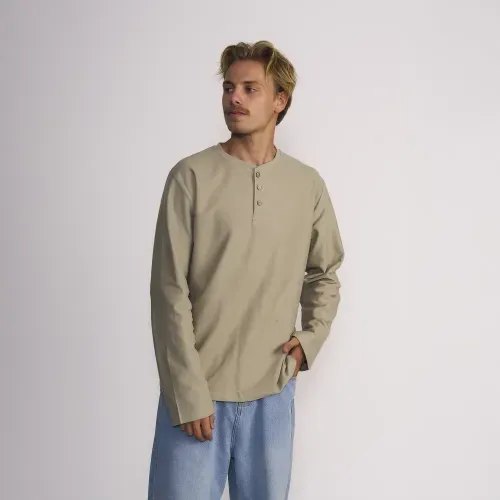 Polera Masculina Manga Larga Con Cuello Y Boton Color Solido Con Terry Frontal Verde